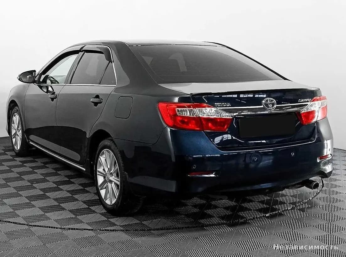 Toyota Camry 2014 с пробегом — фото 6