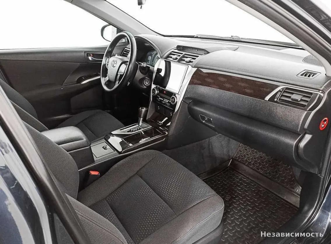 Toyota Camry 2014 с пробегом — фото 9
