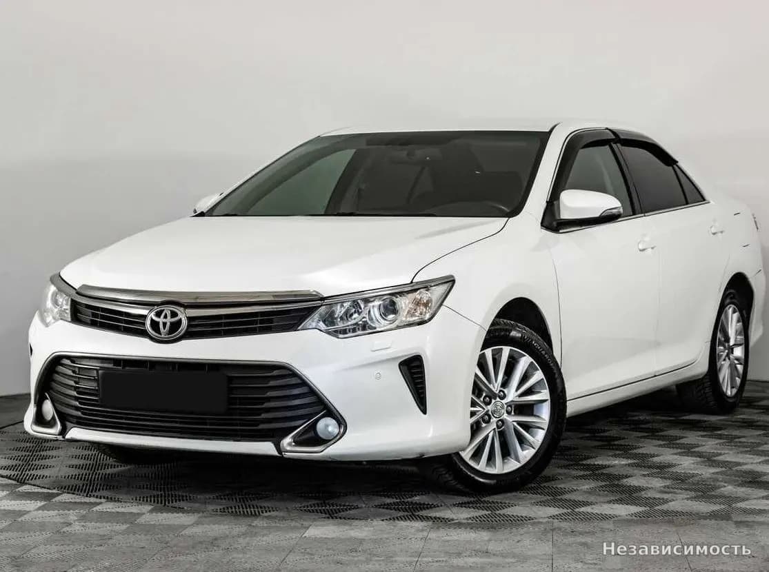 Toyota Camry, 2015 с пробегом