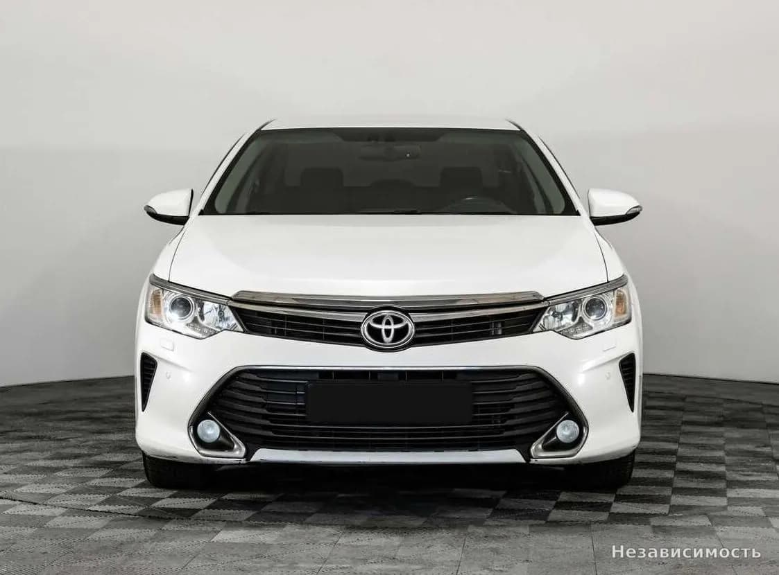 Toyota Camry 2015 с пробегом — фото 2