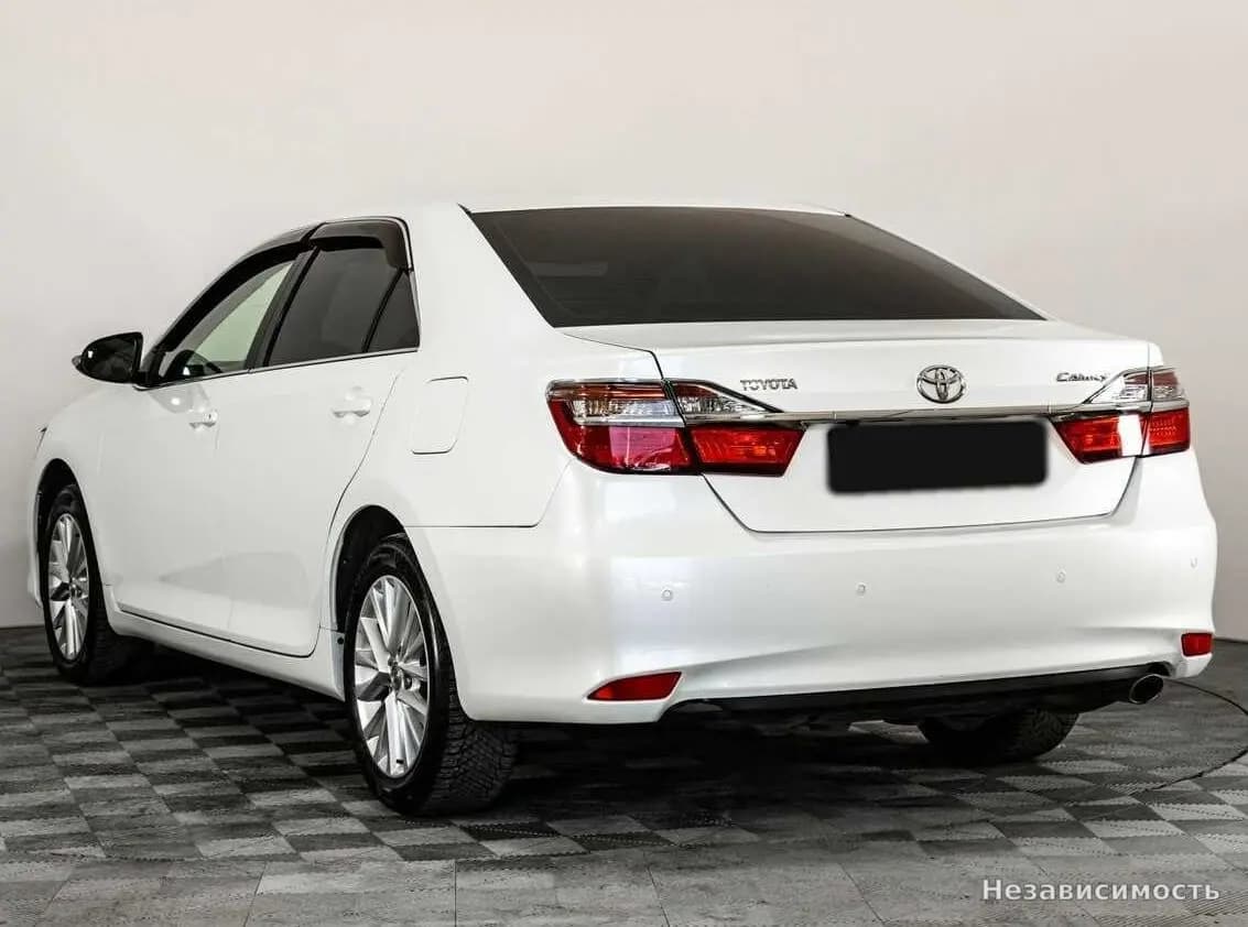 Toyota Camry 2015 с пробегом — фото 6