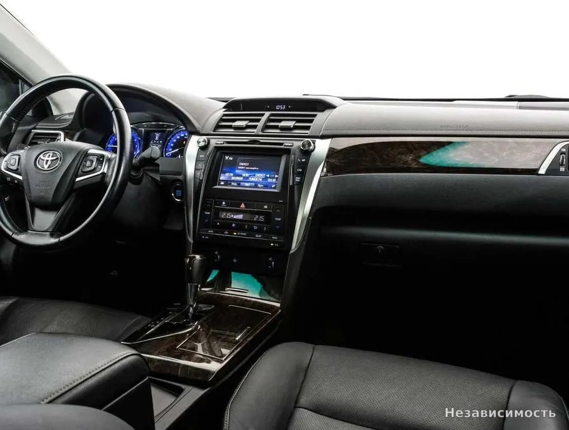 Toyota Camry 2015 с пробегом — фото 7