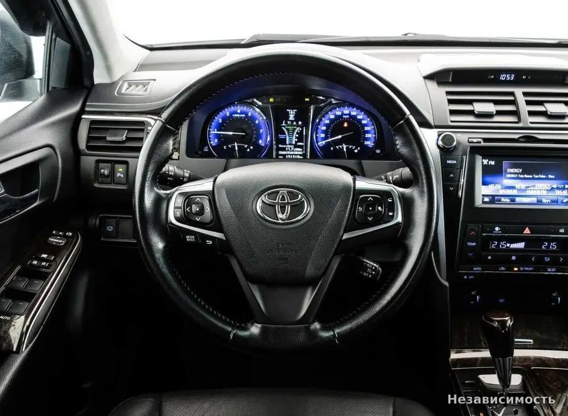 Toyota Camry 2015 с пробегом — фото 10
