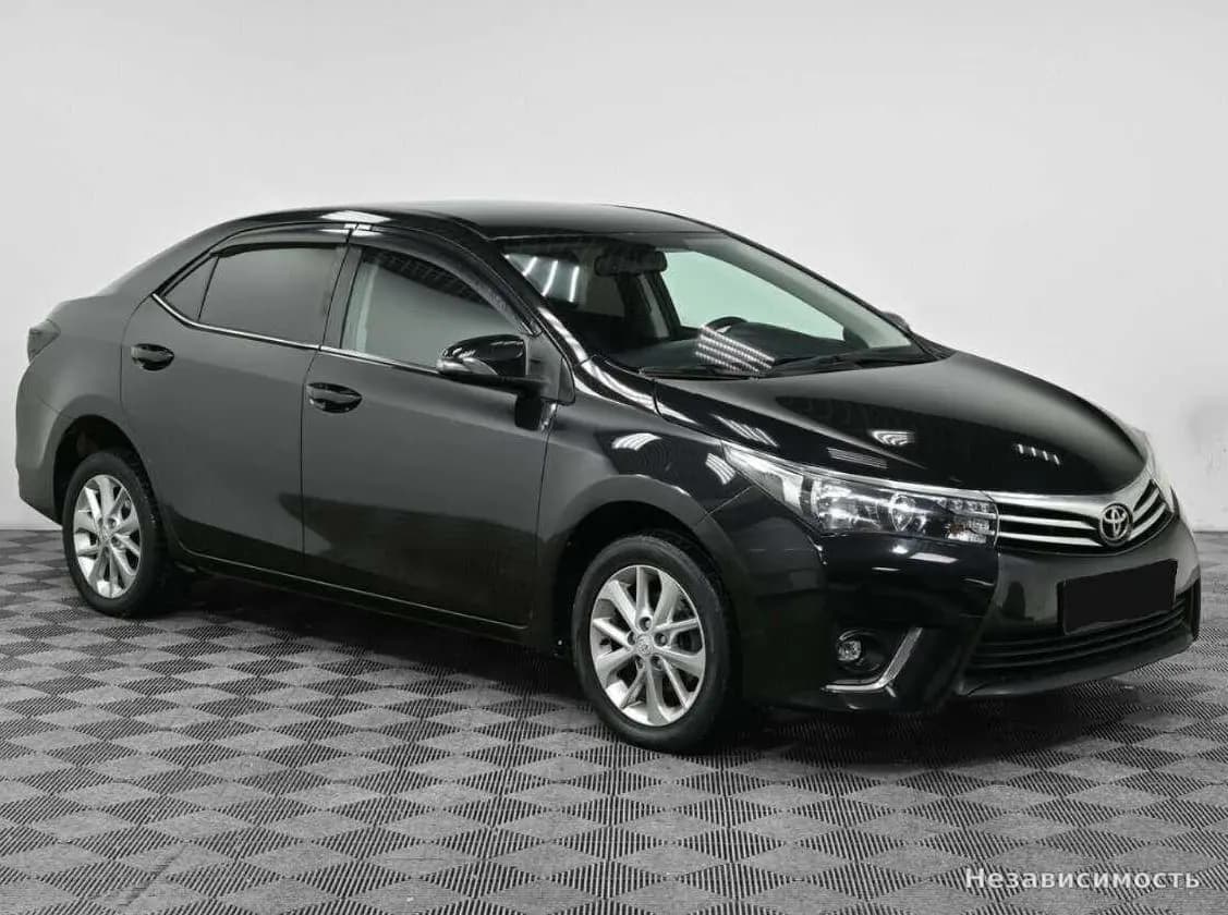 Toyota Corolla 2015 с пробегом — фото 3