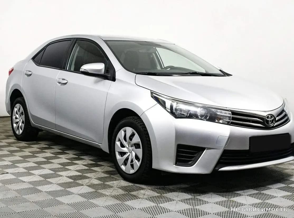 Toyota Corolla 2015 с пробегом — фото 3