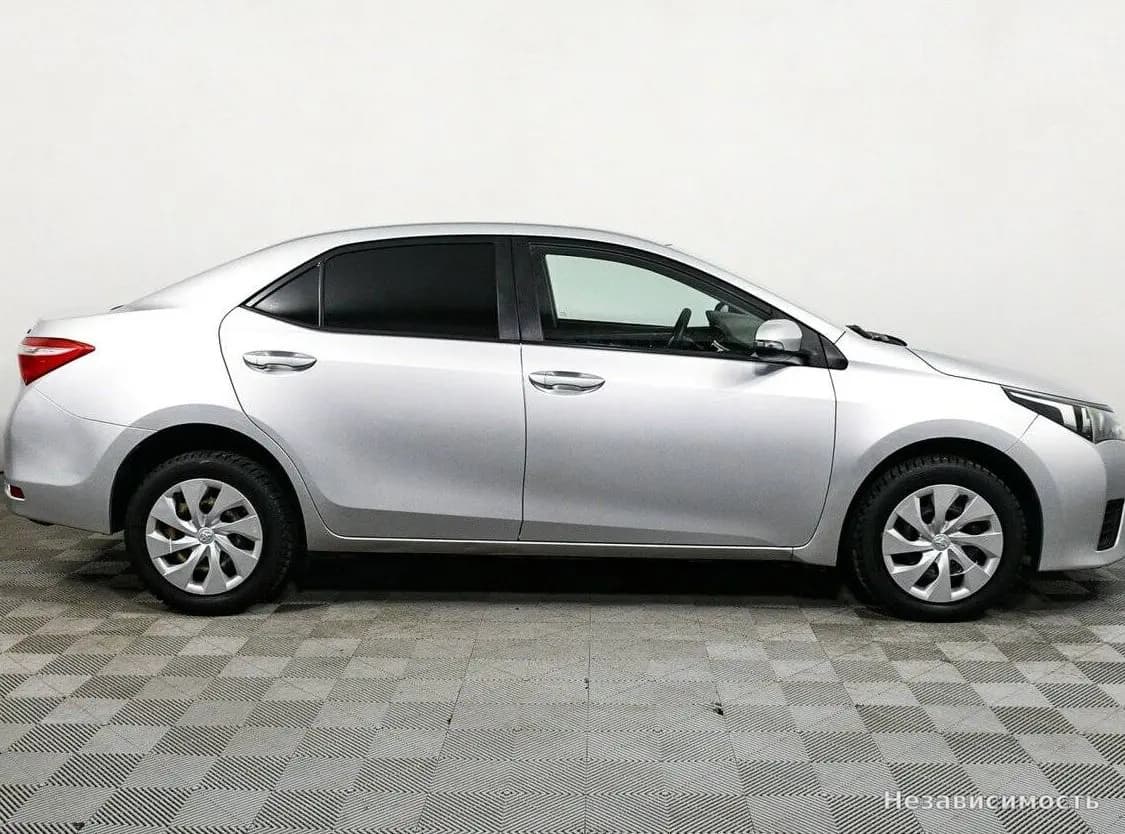 Toyota Corolla 2015 с пробегом — фото 4