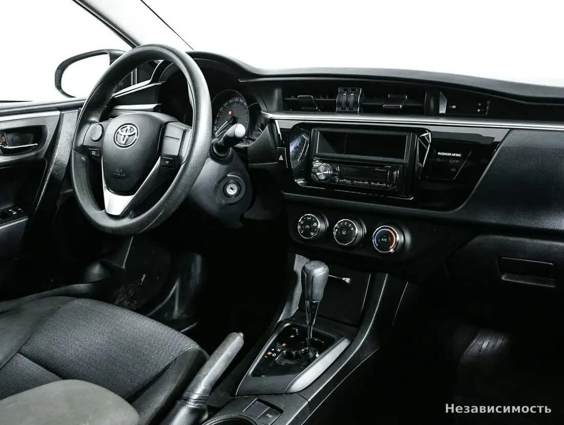 Toyota Corolla 2015 с пробегом — фото 9