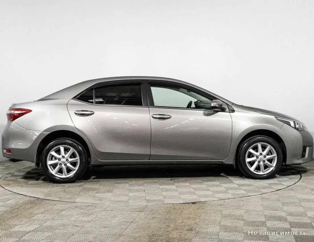 Toyota Corolla 2013 с пробегом — фото 4