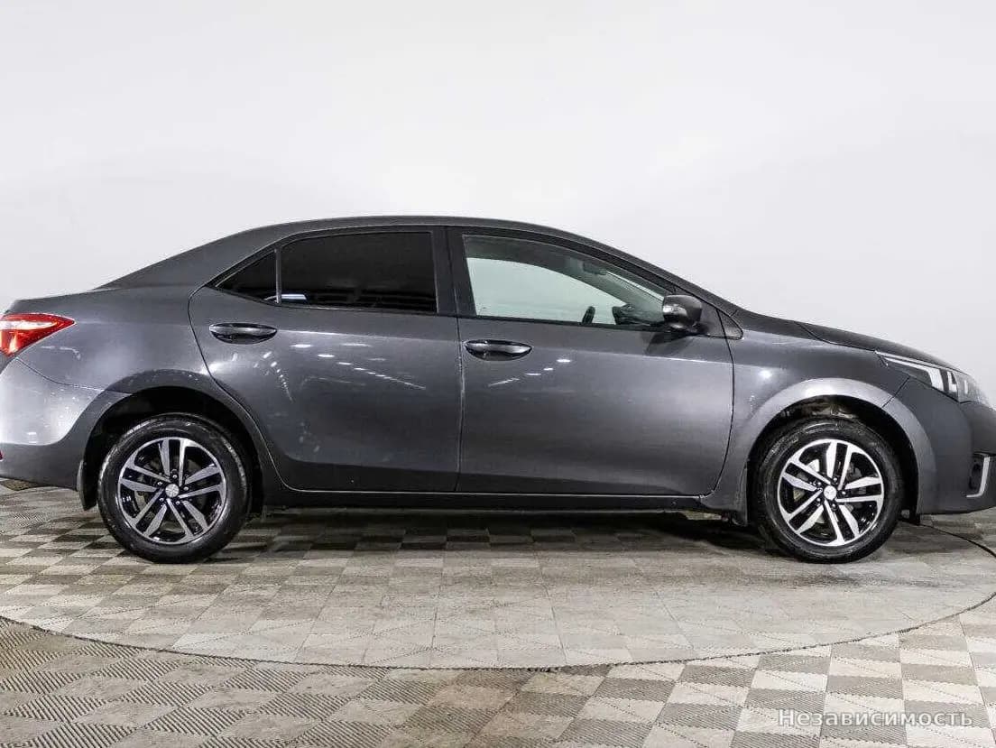 Toyota Corolla 2015 с пробегом — фото 4