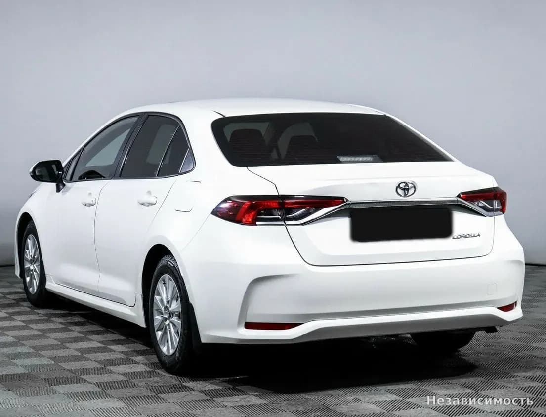 Toyota Corolla 2021 с пробегом — фото 6