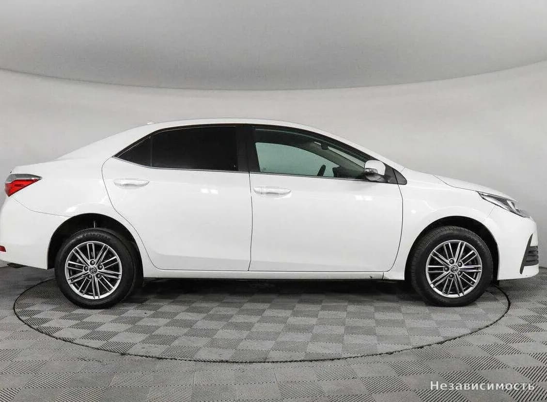 Toyota Corolla 2018 с пробегом — фото 4