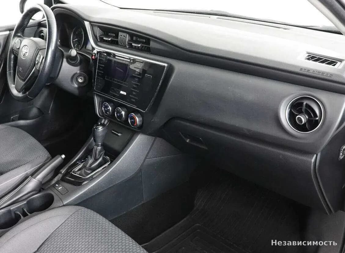 Toyota Corolla 2017 с пробегом — фото 10