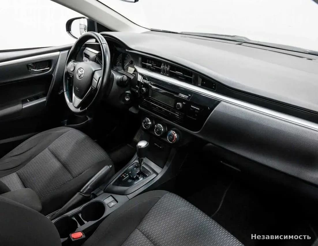 Toyota Corolla 2015 с пробегом — фото 8