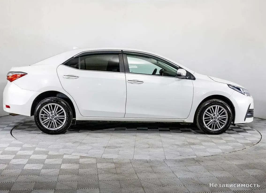 Toyota Corolla 2018 с пробегом — фото 4
