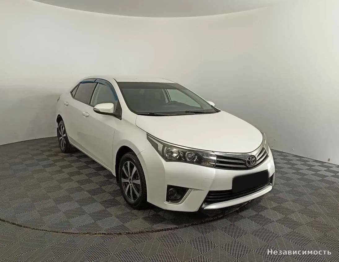 Toyota Corolla 2013 с пробегом — фото 3