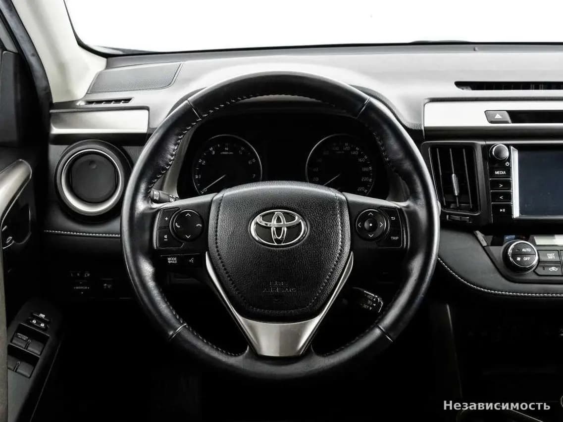 Toyota RAV4 VI (XA60) 2017 с пробегом — фото 10