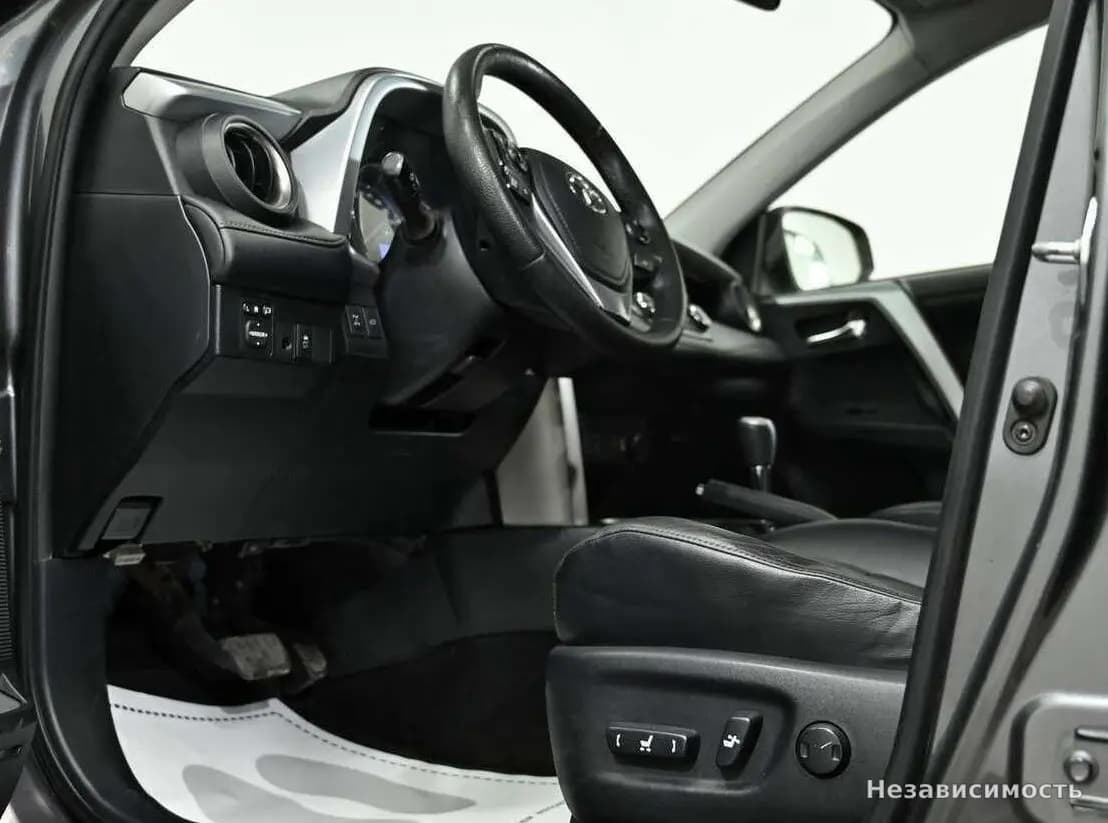 Toyota RAV4 VI (XA60) 2013 с пробегом — фото 8