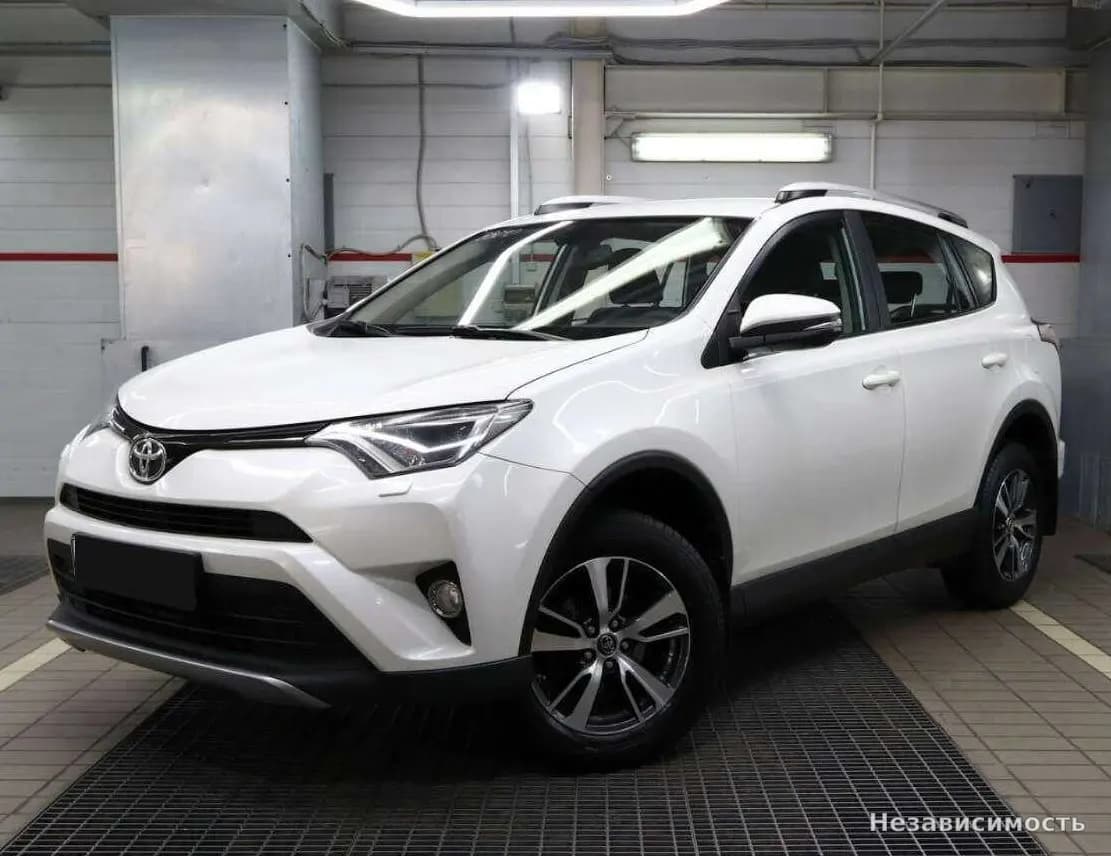 Toyota RAV4 VI (XA60), 2017 с пробегом