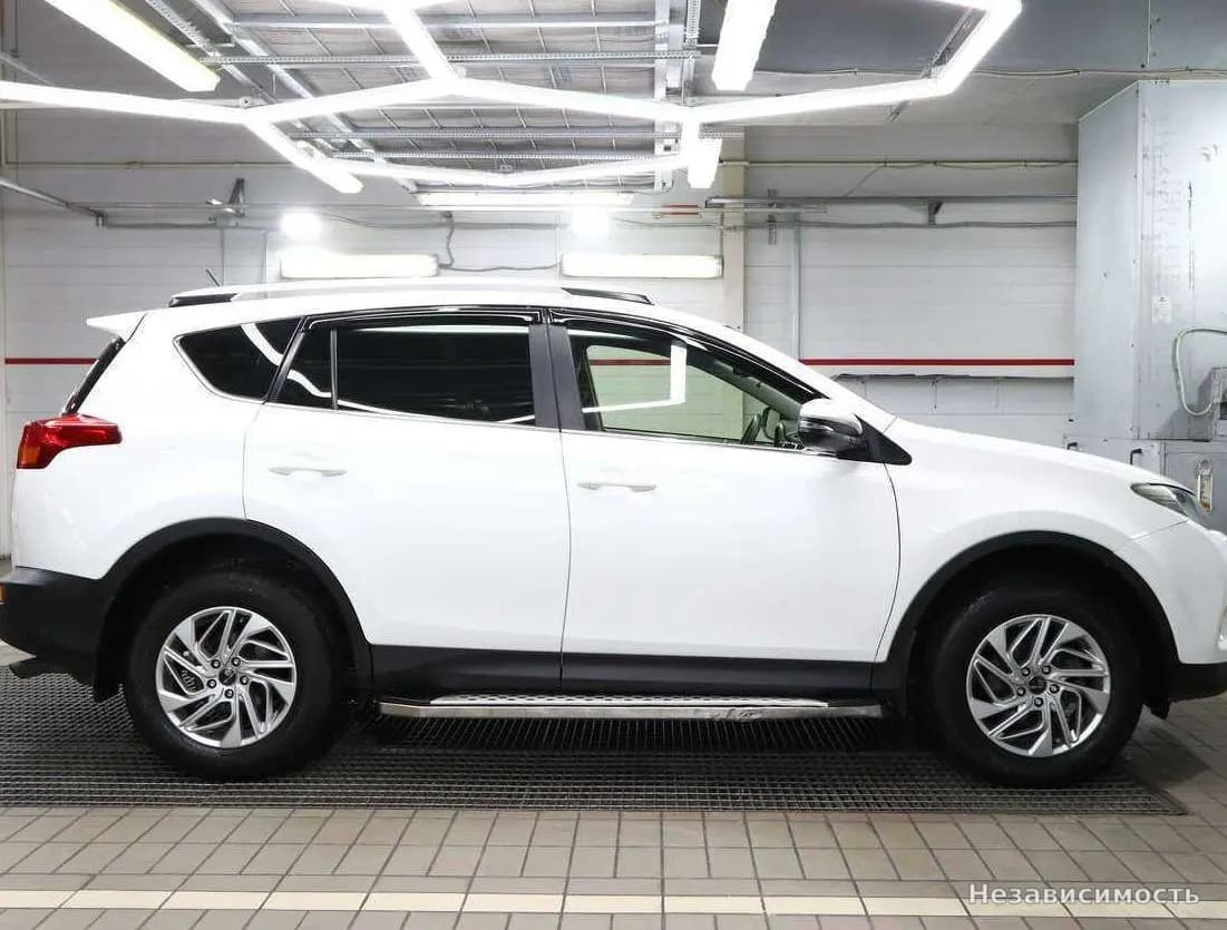 Toyota RAV4 VI (XA60) 2014 с пробегом — фото 3