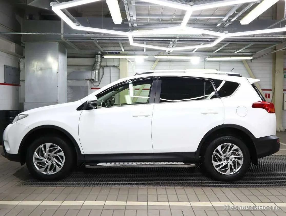 Toyota RAV4 VI (XA60) 2014 с пробегом — фото 4