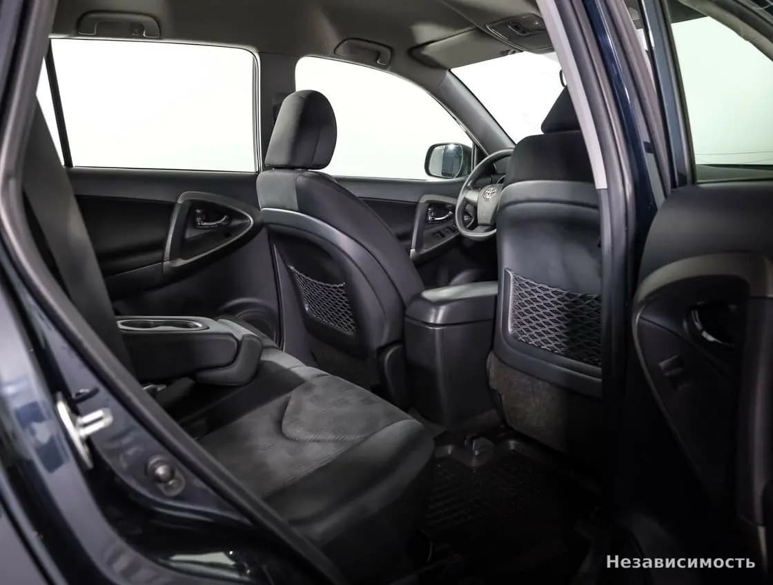 Toyota RAV4 VI (XA60) 2012 с пробегом — фото 10