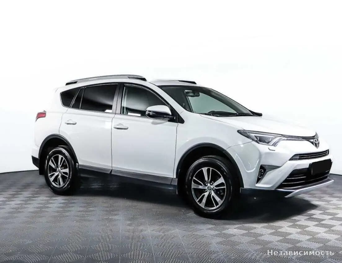 Toyota RAV4 VI (XA60) 2017 с пробегом — фото 3