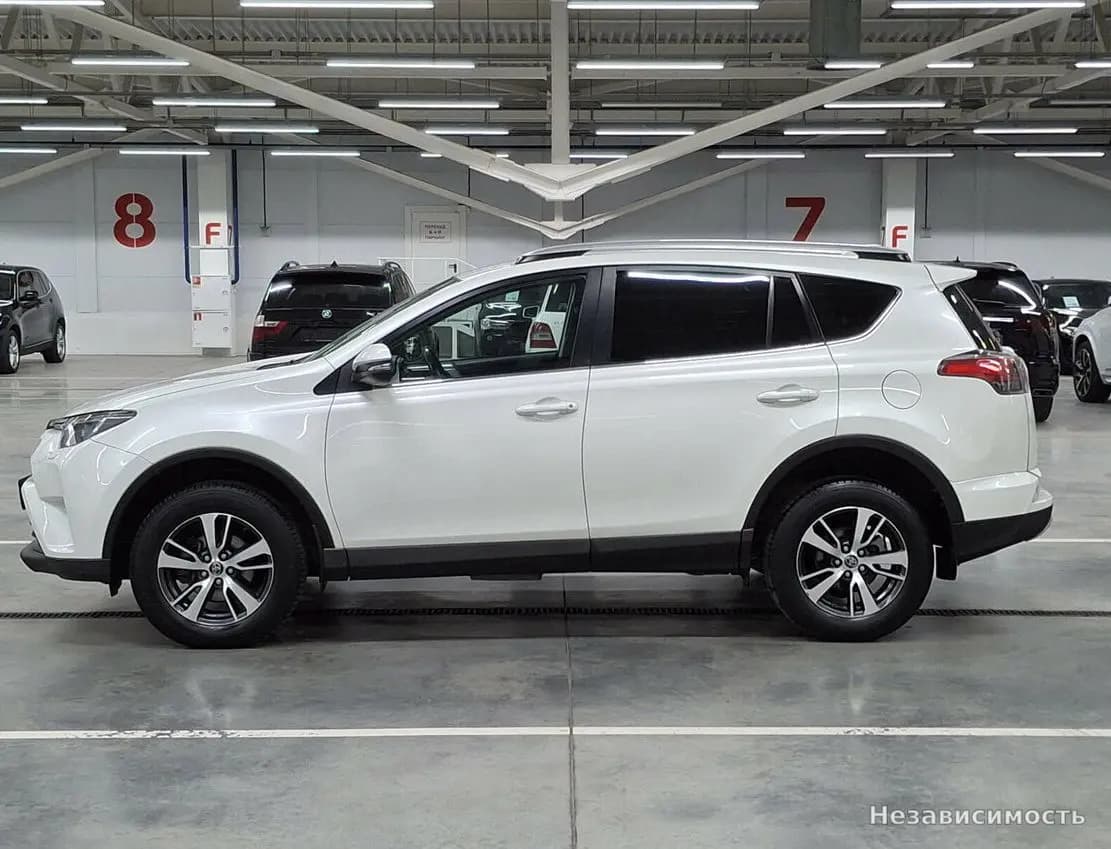 Toyota RAV4 VI (XA60) 2016 с пробегом — фото 8