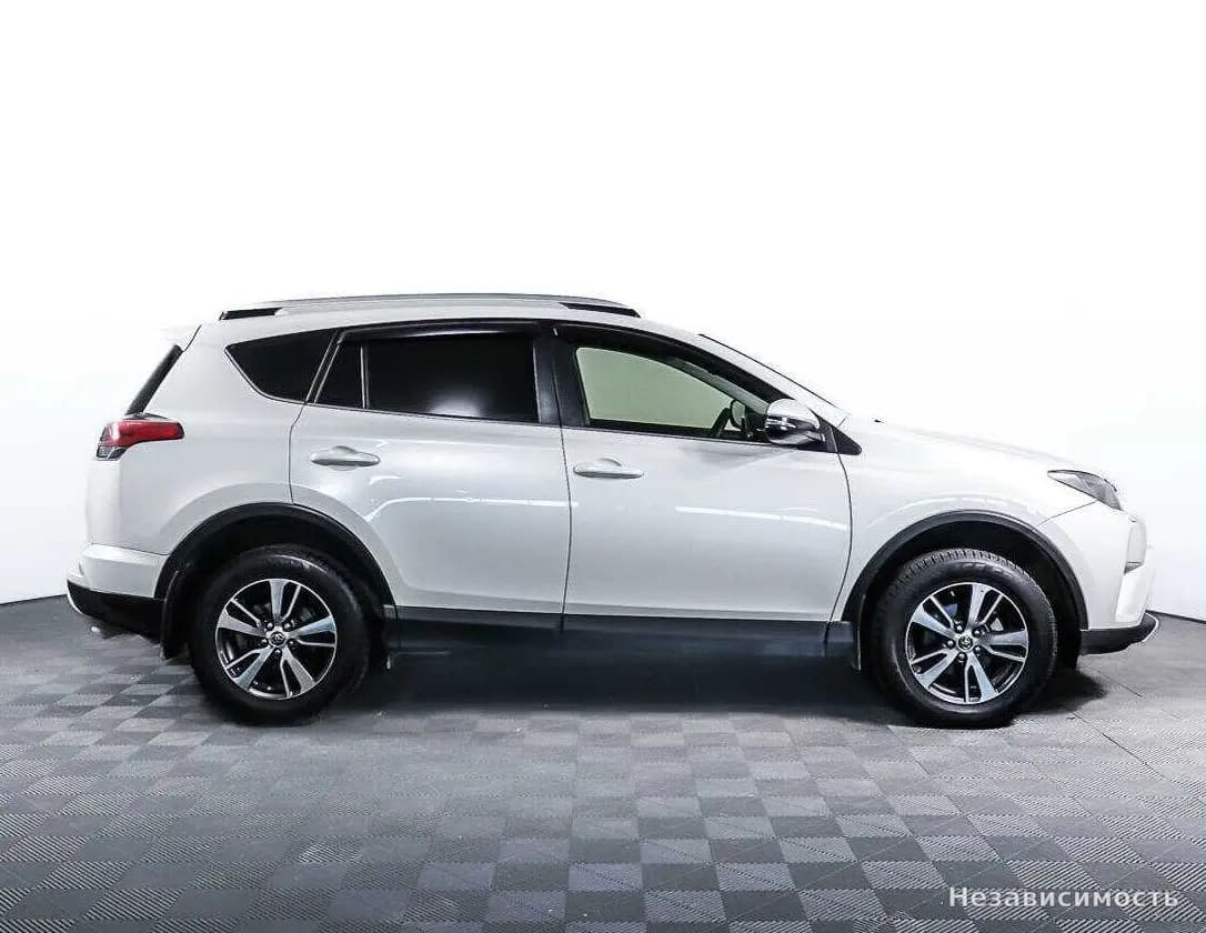 Toyota RAV4 VI (XA60) 2016 с пробегом — фото 2