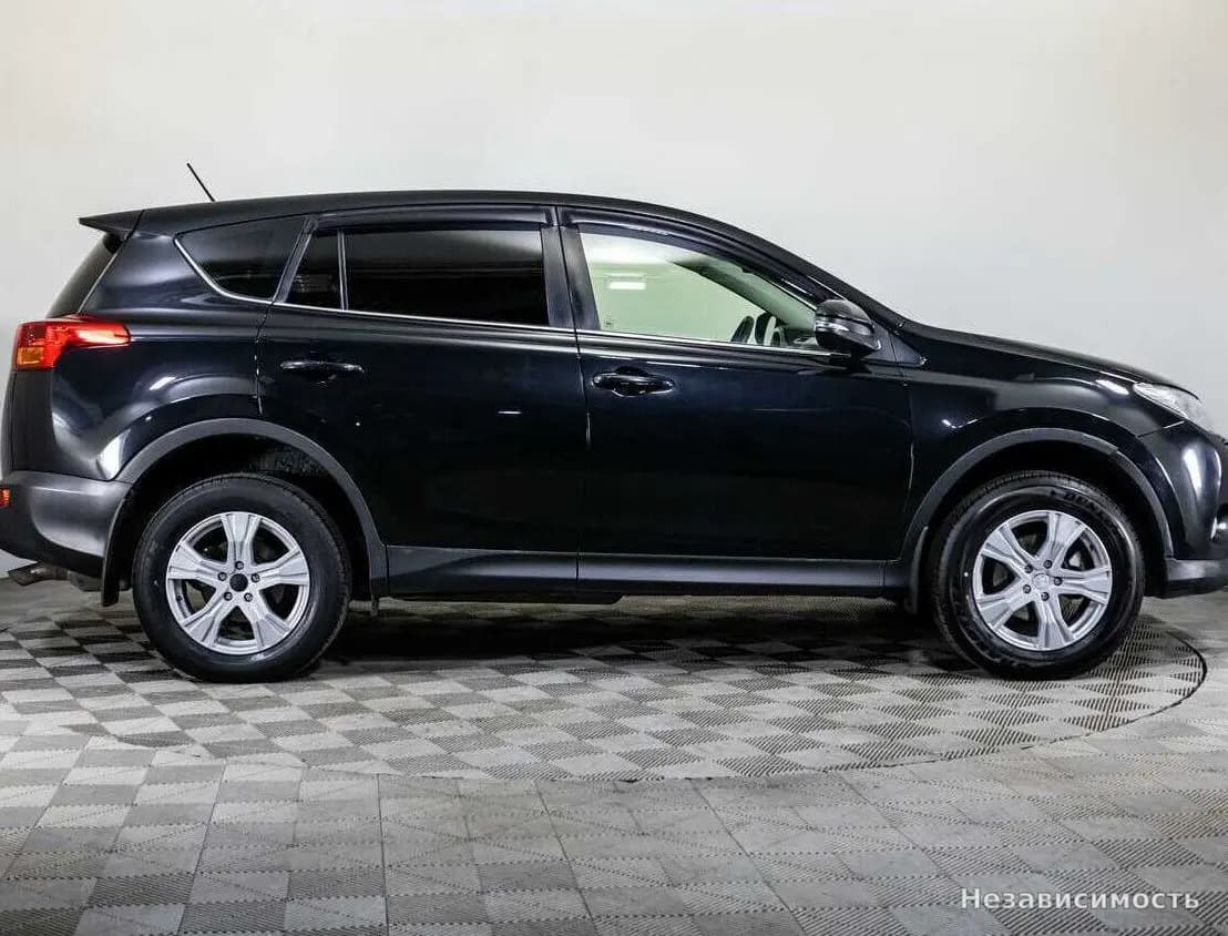 Toyota RAV4 VI (XA60) 2013 с пробегом — фото 4