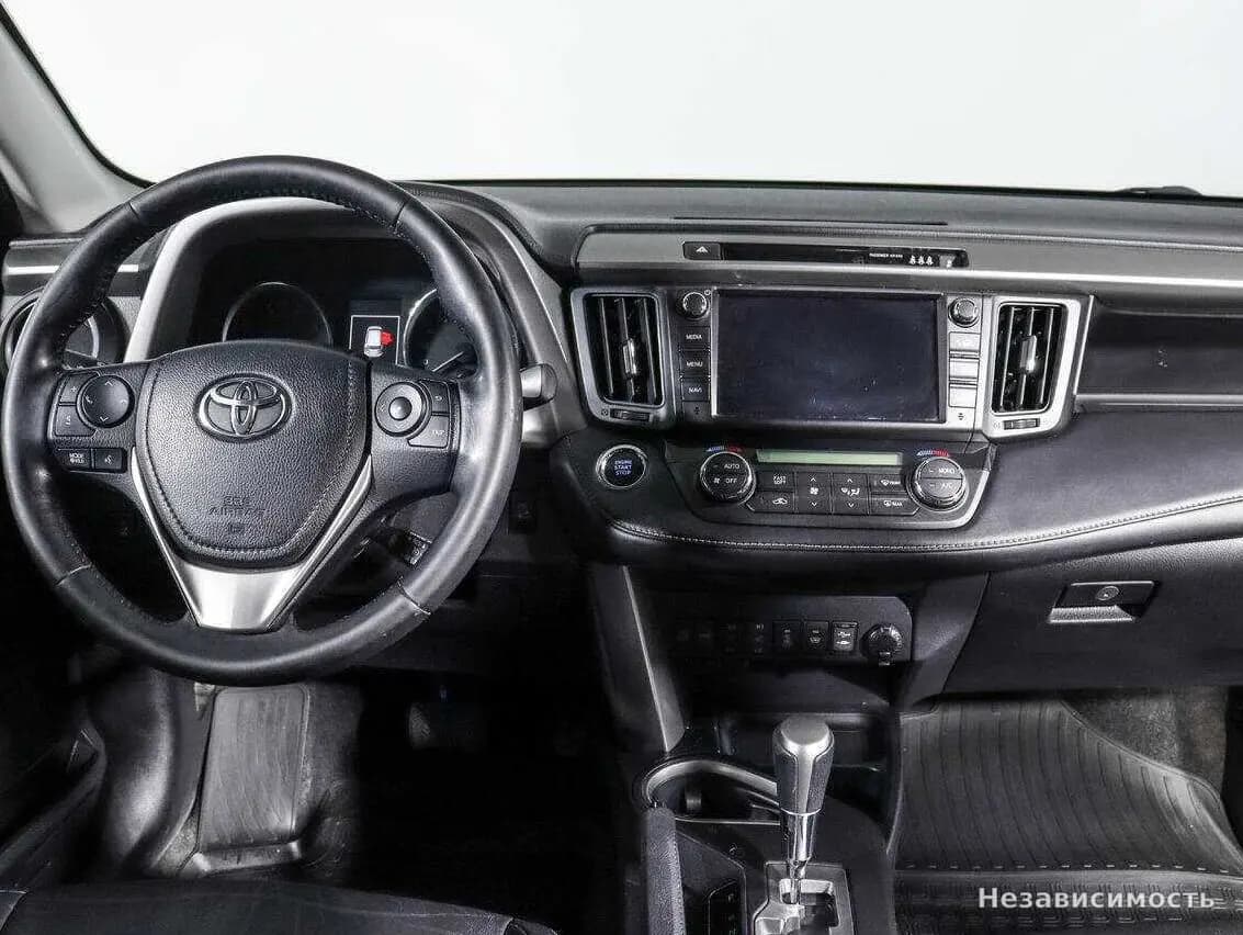 Toyota RAV4 VI (XA60) 2017 с пробегом — фото 10