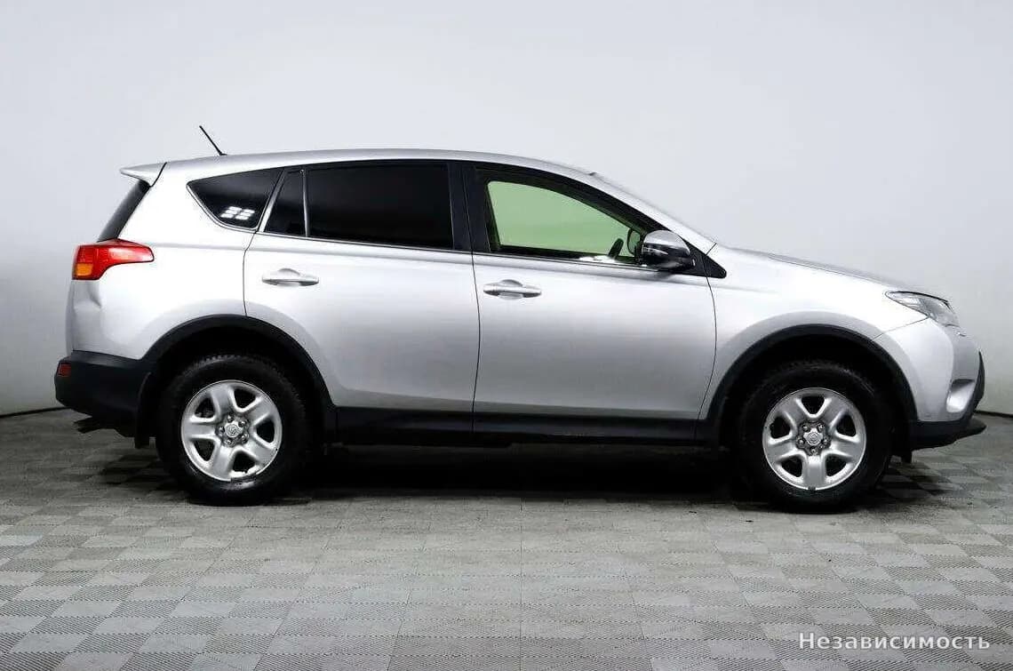Toyota RAV4 VI (XA60) 2015 с пробегом — фото 4