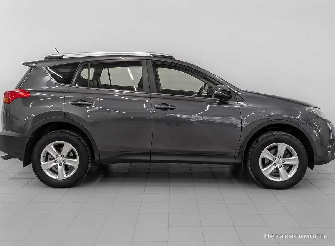 Toyota RAV4 VI (XA60) 2014 с пробегом — фото 4