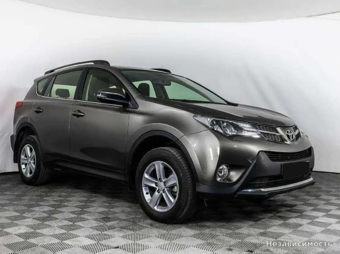 Toyota RAV4 VI (XA60) 2013 с пробегом — фото 3