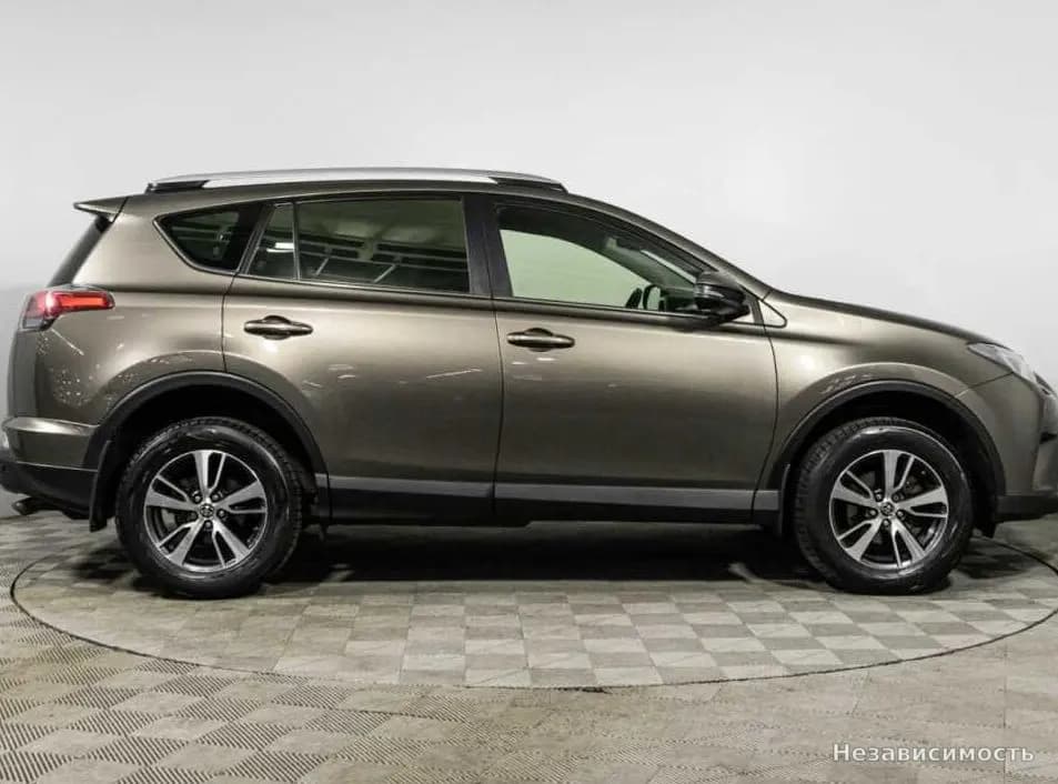 Toyota RAV4 VI (XA60) 2015 с пробегом — фото 4