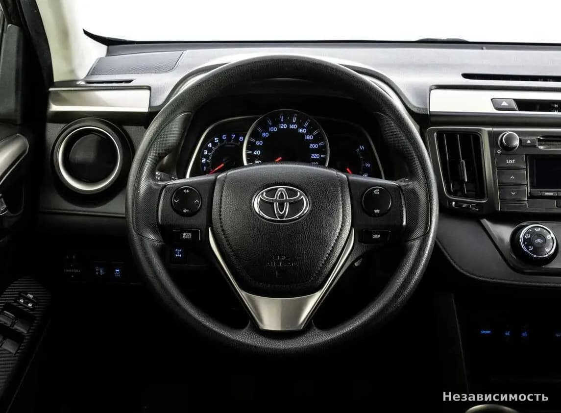 Toyota RAV4 VI (XA60) 2015 с пробегом — фото 10