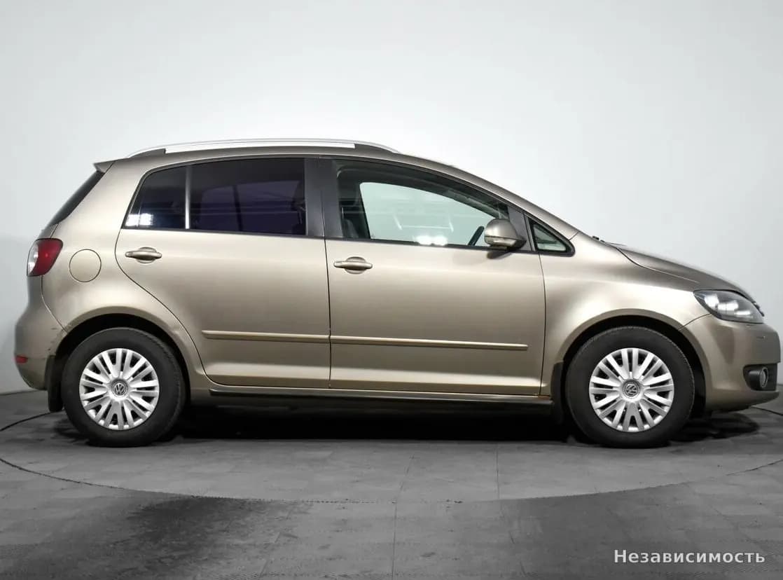 Volkswagen Golf Plus 2012 с пробегом — фото 4