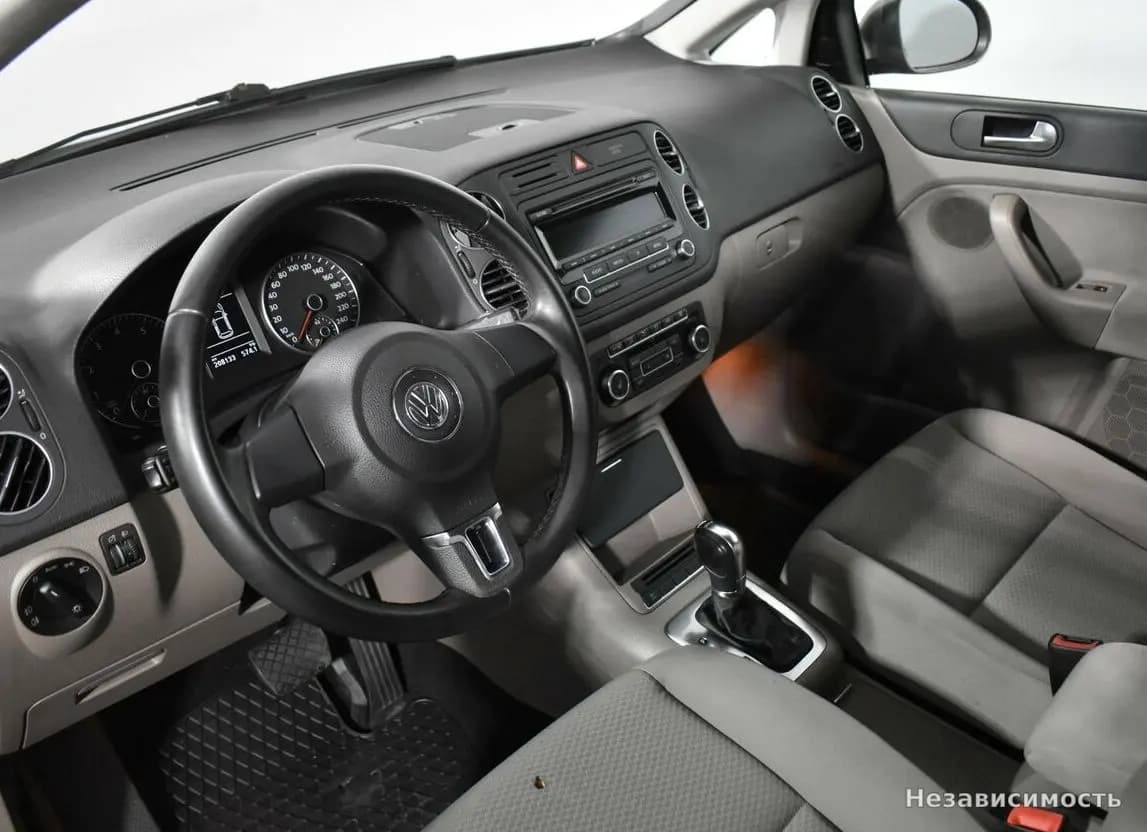 Volkswagen Golf Plus 2012 с пробегом — фото 9