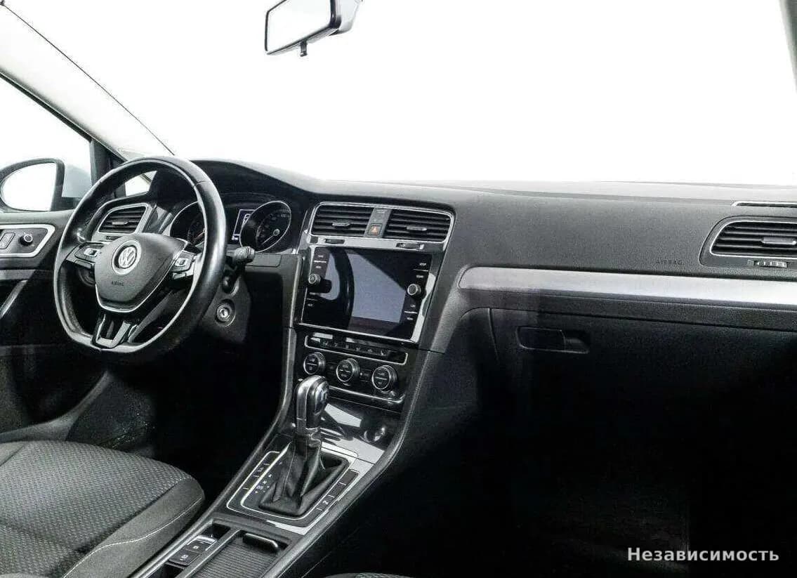 Volkswagen Golf 2018 с пробегом — фото 9