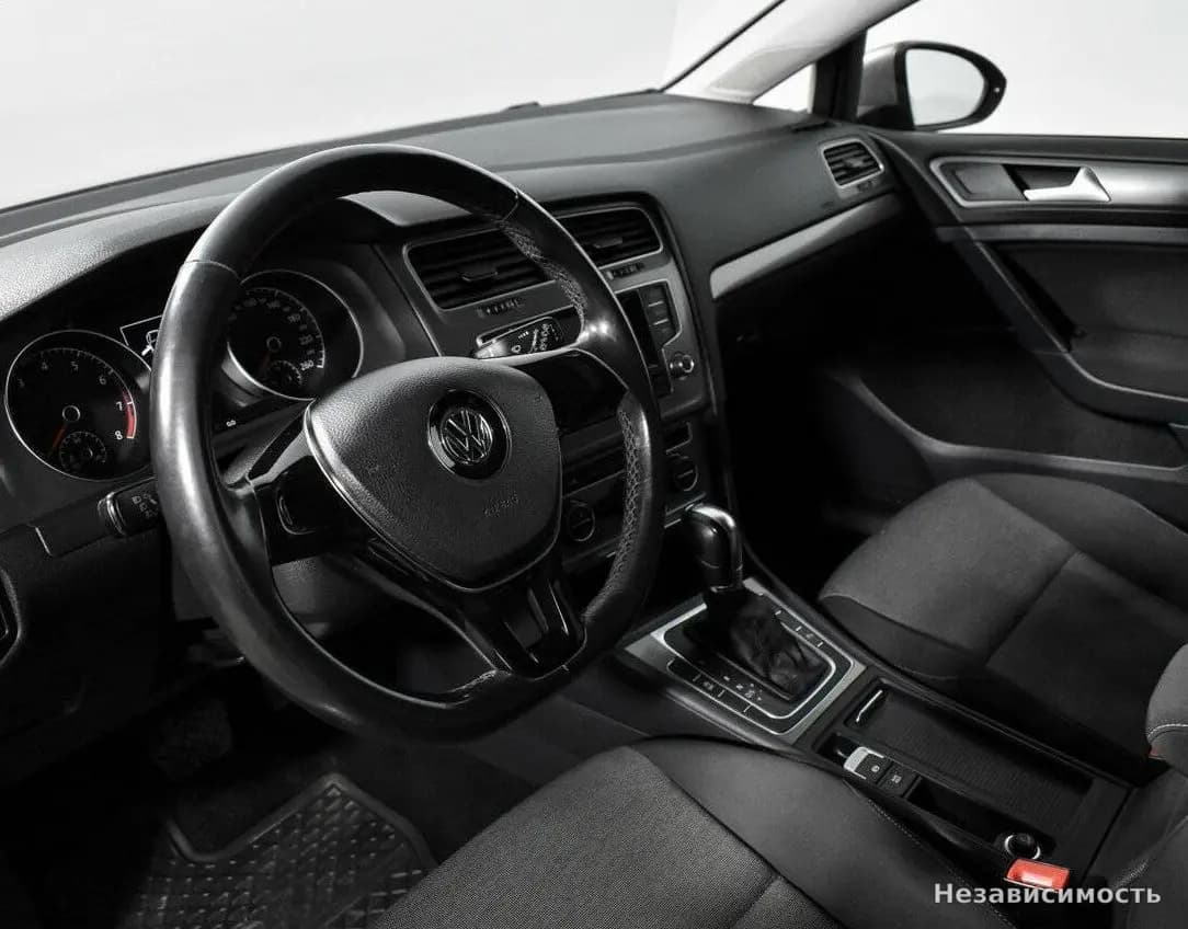Volkswagen Golf 2013 с пробегом — фото 9