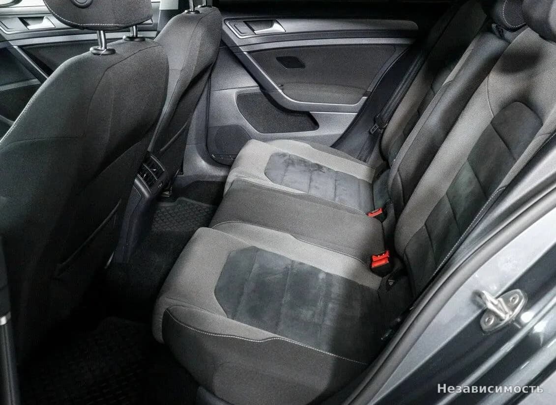 Volkswagen Golf 2018 с пробегом — фото 10