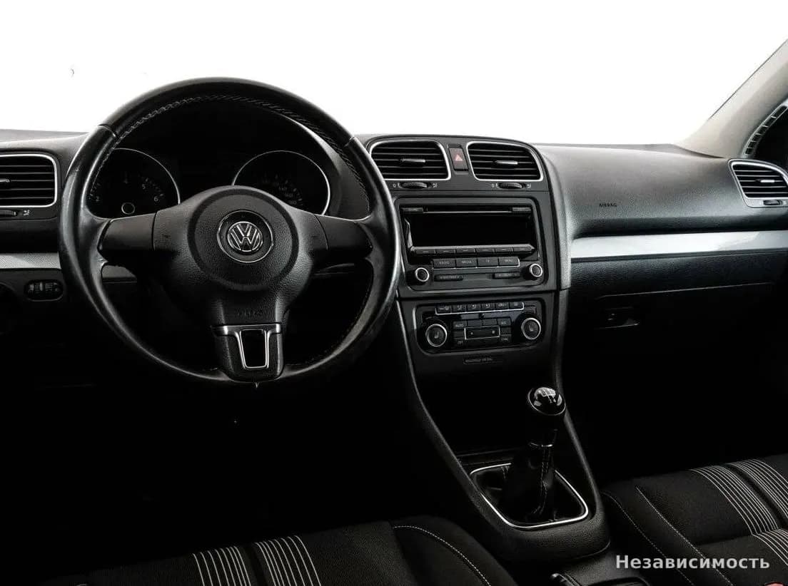 Volkswagen Golf 2012 с пробегом — фото 9
