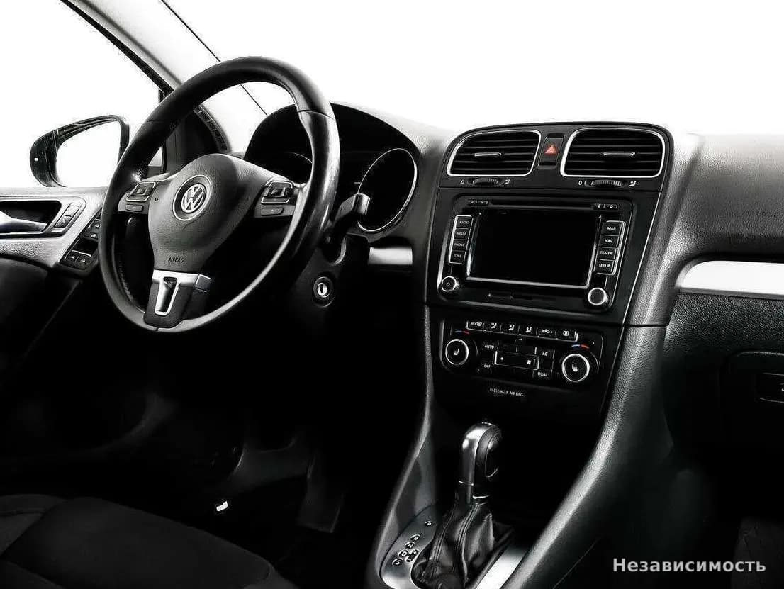 Volkswagen Golf 2012 с пробегом — фото 9