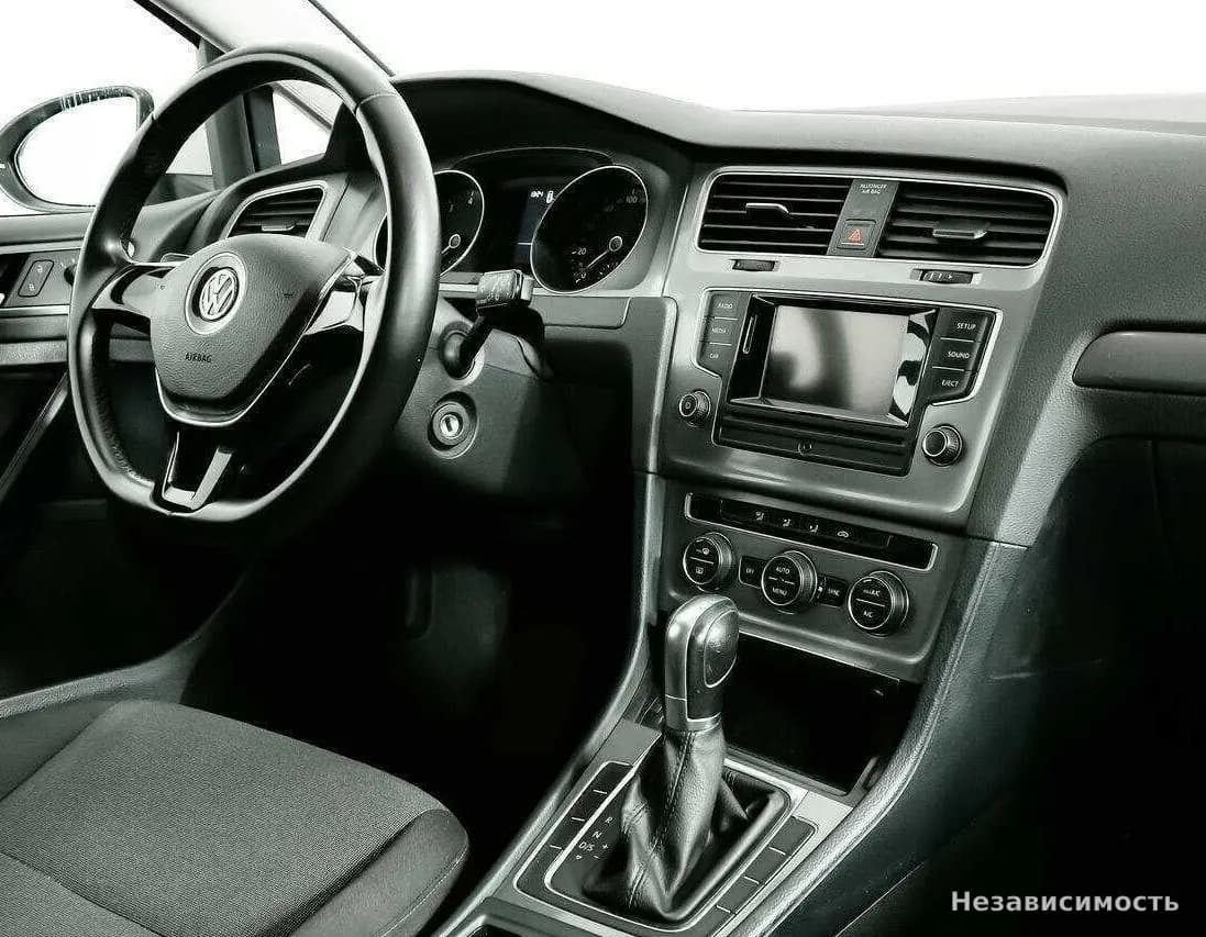Volkswagen Golf 2015 с пробегом — фото 9
