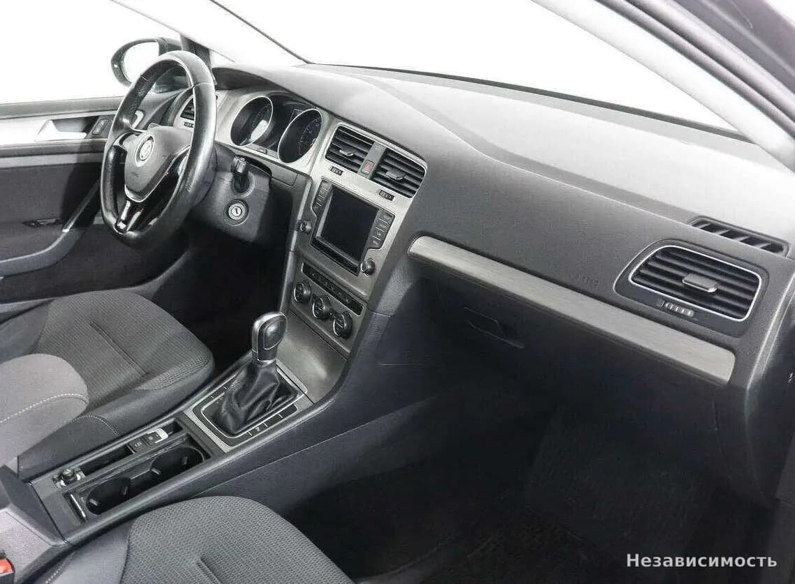 Volkswagen Golf 2016 с пробегом — фото 10