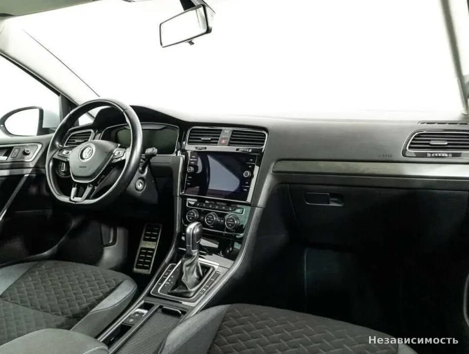 Volkswagen Golf 2018 с пробегом — фото 9