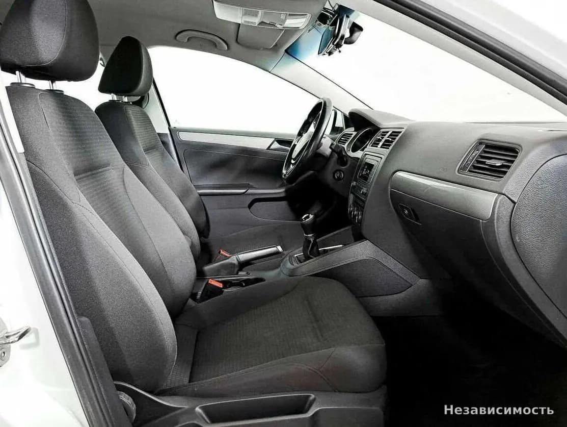 Volkswagen Jetta 2016 с пробегом — фото 7