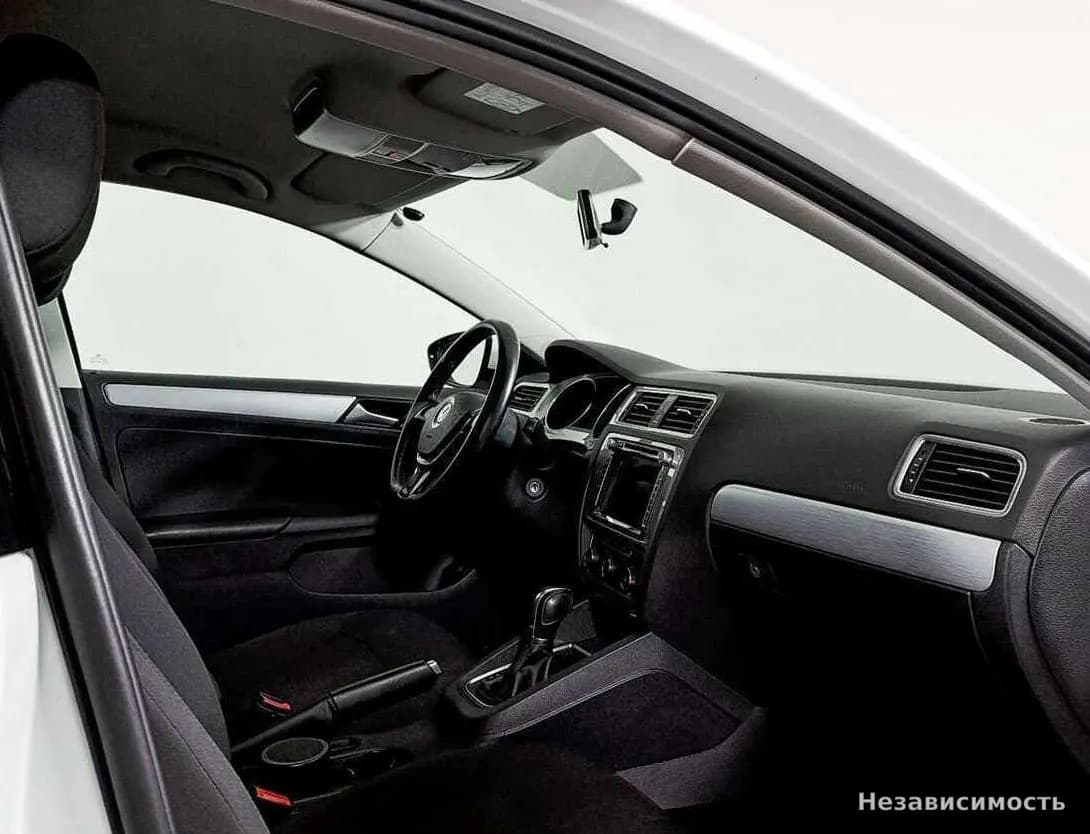 Volkswagen Jetta 2018 с пробегом — фото 8