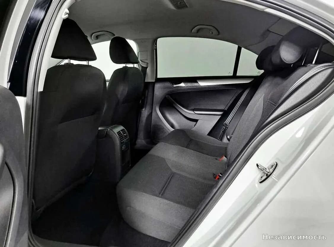 Volkswagen Jetta 2018 с пробегом — фото 9