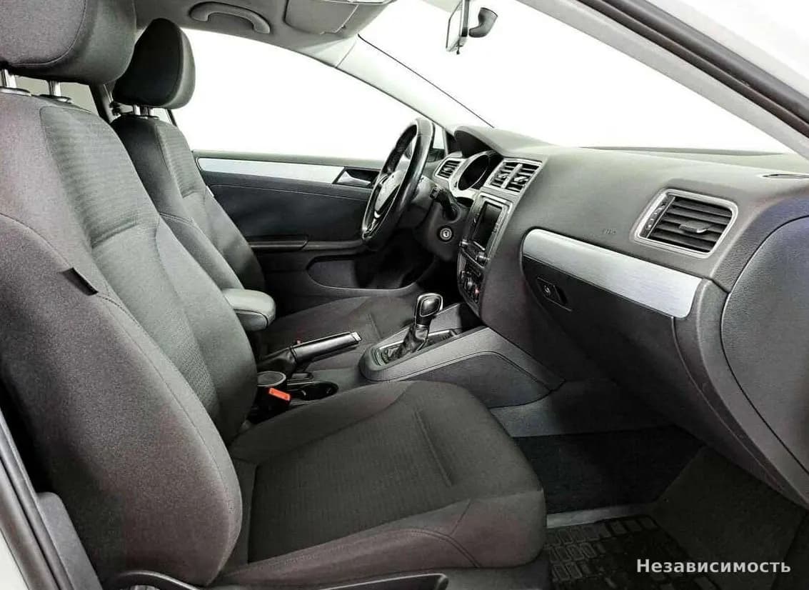 Volkswagen Jetta 2017 с пробегом — фото 6