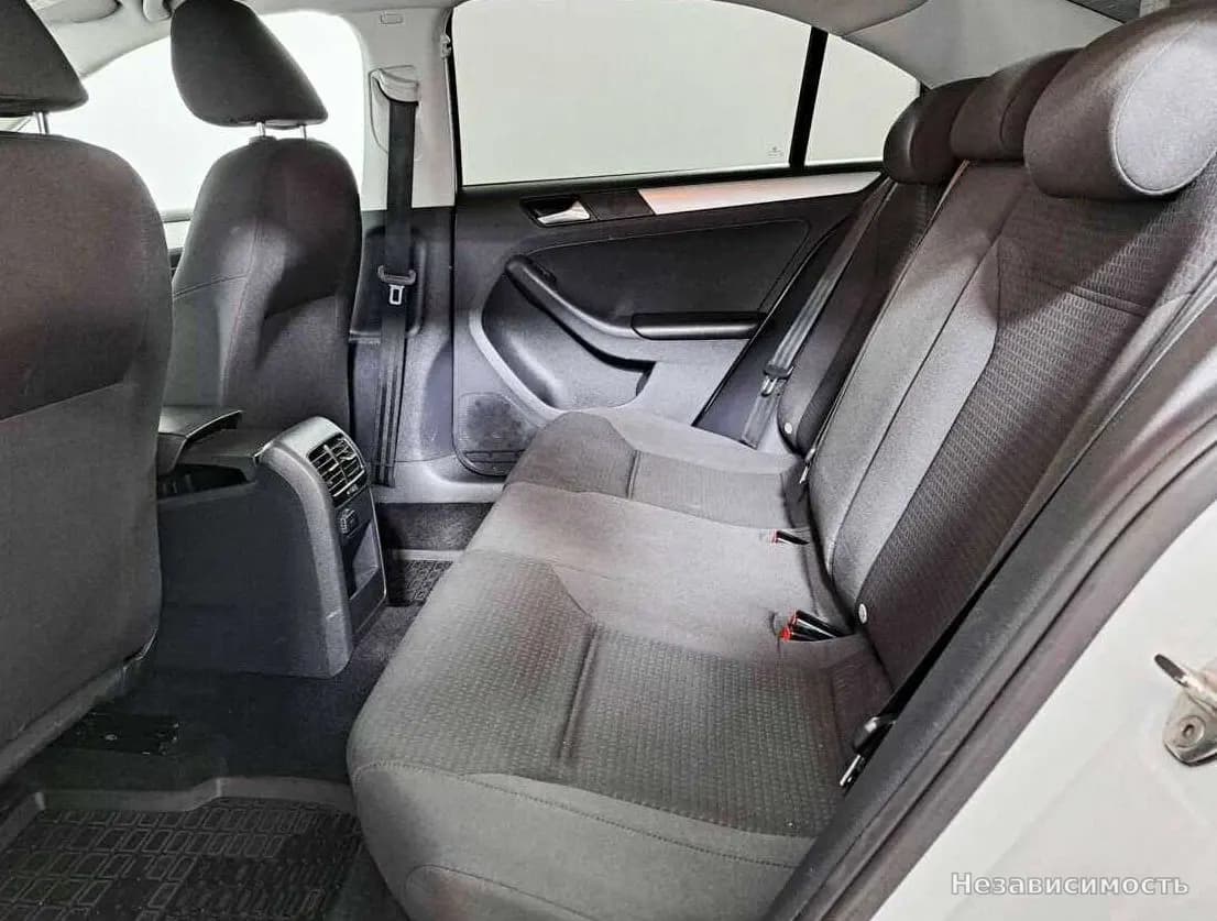 Volkswagen Jetta 2017 с пробегом — фото 7